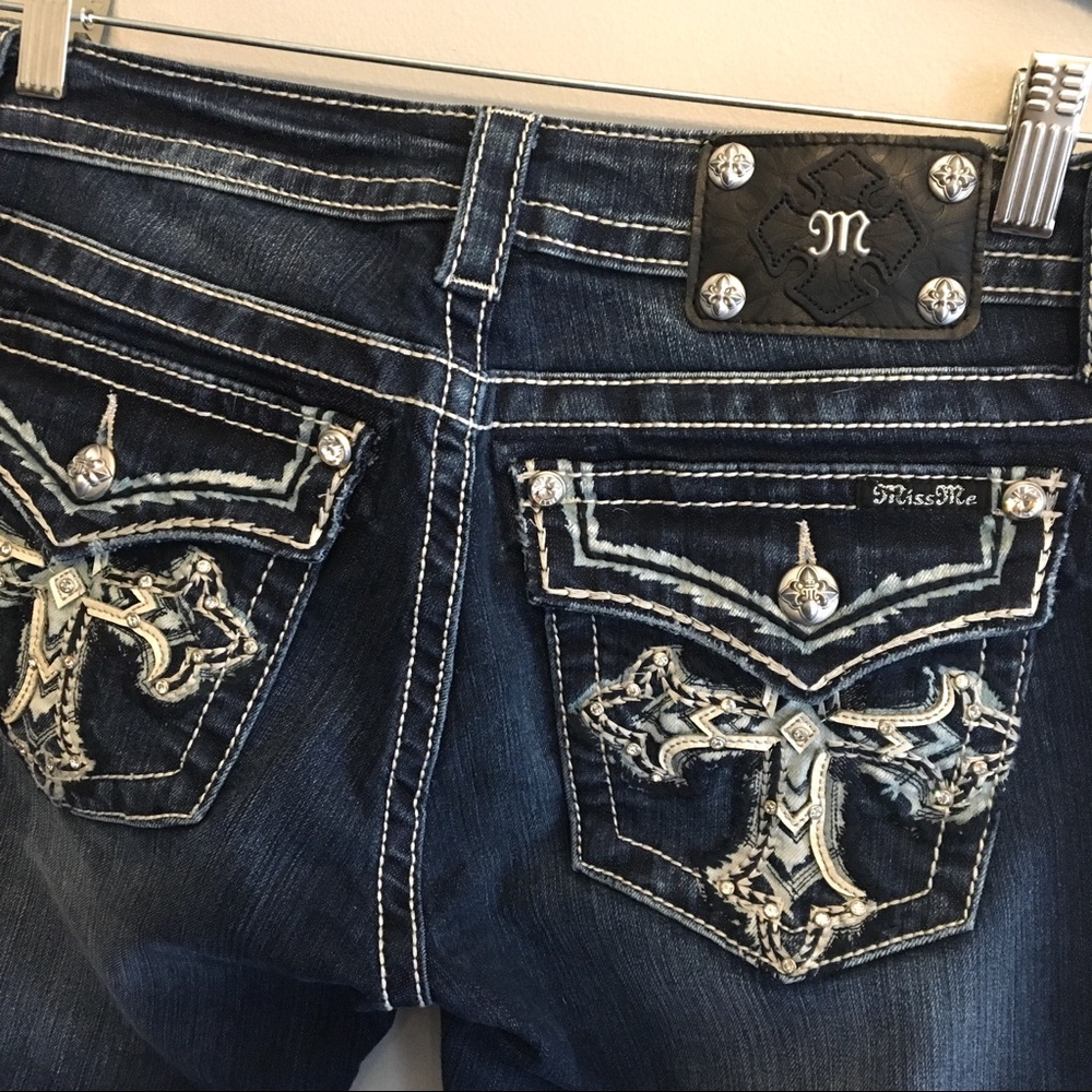 Miss Me Cuffed Capri 30